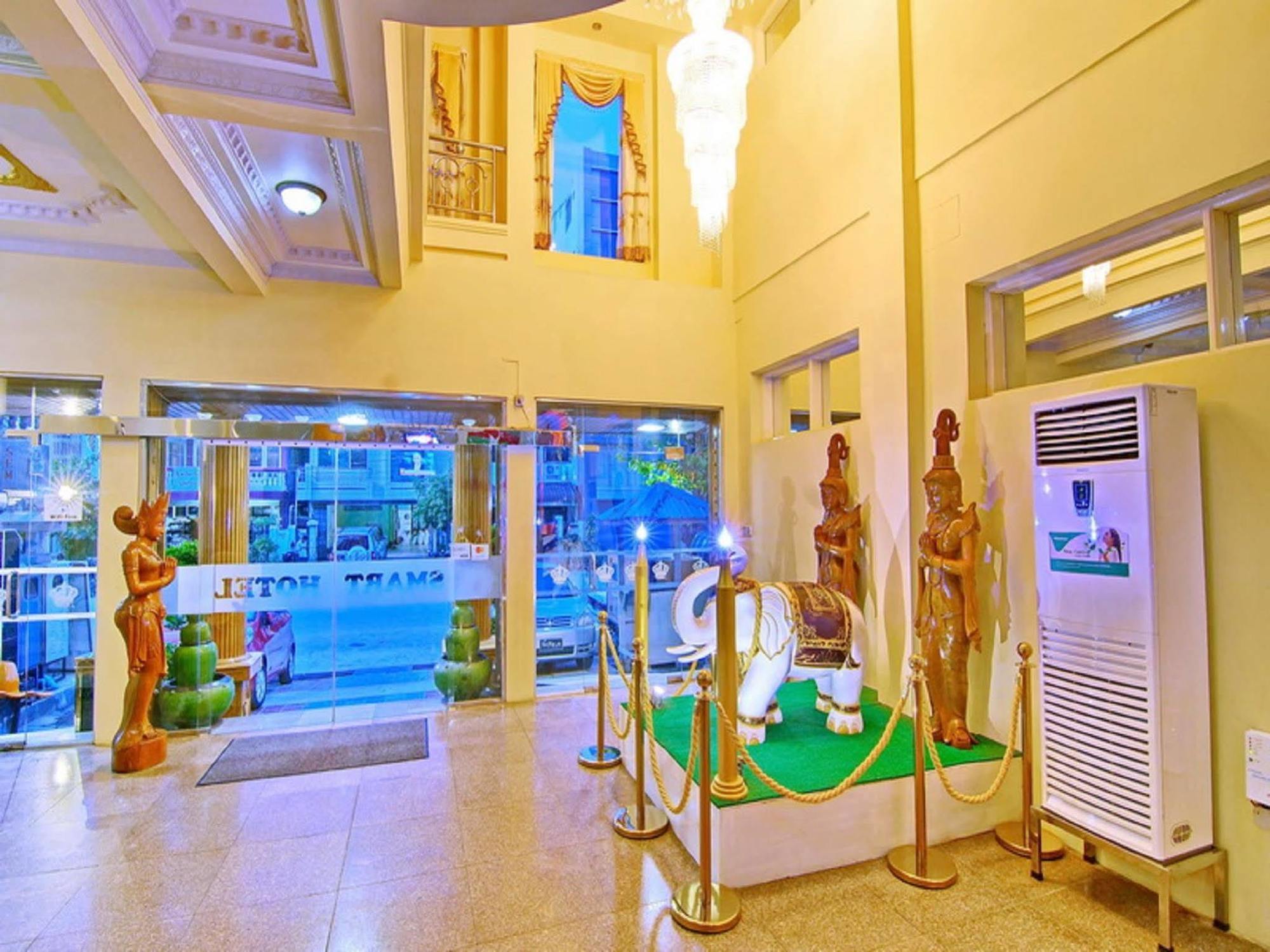Smart Hotel Mandalay Esterno foto